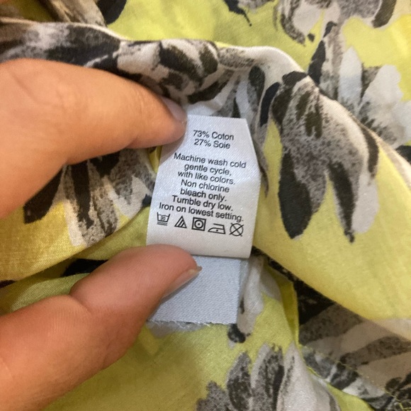 J CREW woman’s Floral button up shirt, size 0 - Picture 5 of 6